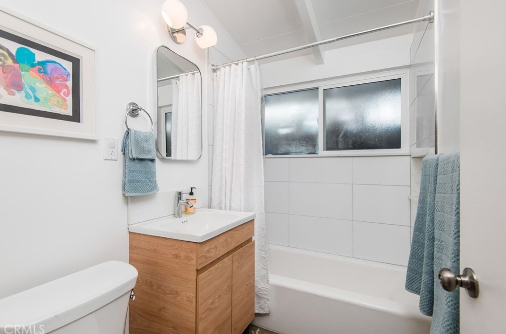 7146 Mezzanine Way, Long Beach CA  90808-4352 exterior