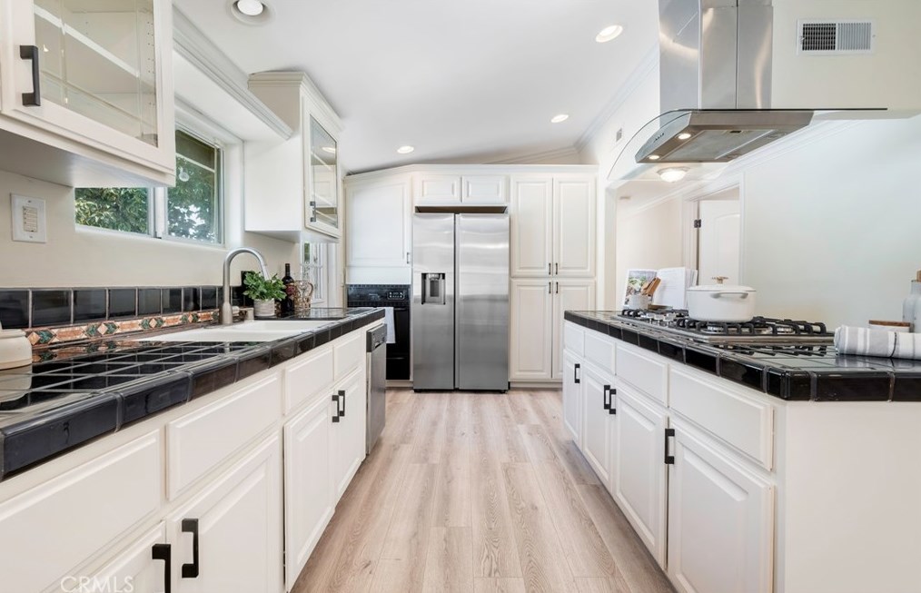 225 S Louise Pl, Orange, CA 92868