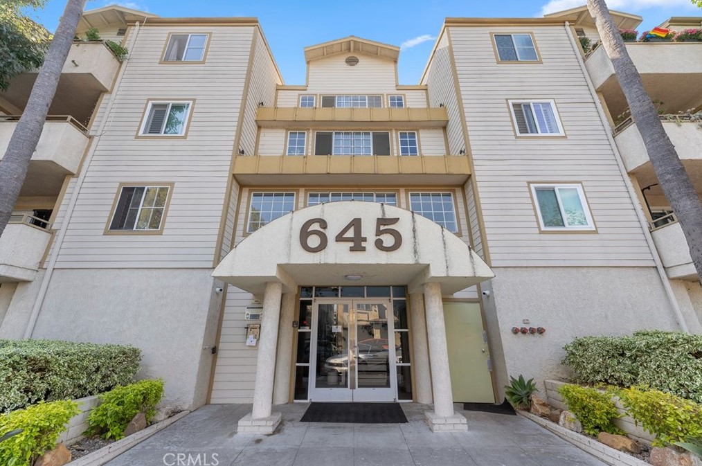 645 Chestnut Ave, Long Beach, CA 90802-1208