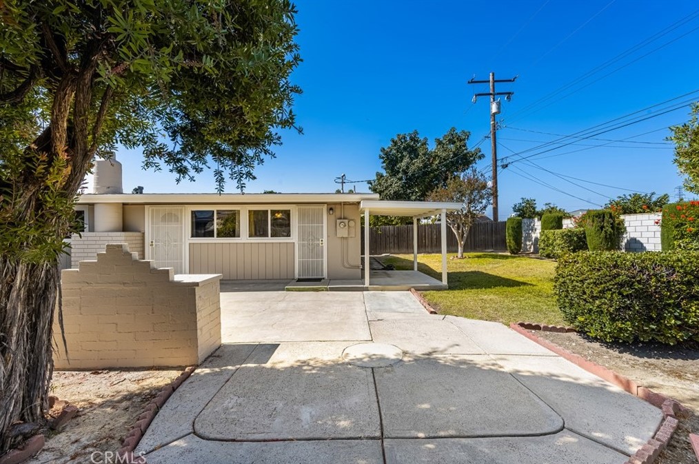 9581 Decker Ave, Anaheim CA  92804-6324 exterior