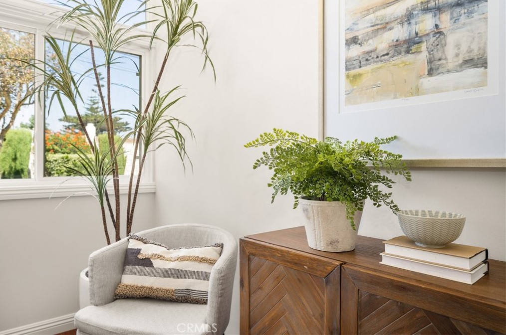 9581 Decker Ave, Anaheim CA  92804-6324 exterior