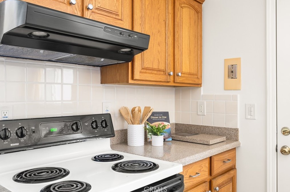 9581 Decker Ave, Anaheim CA  92804-6324 exterior