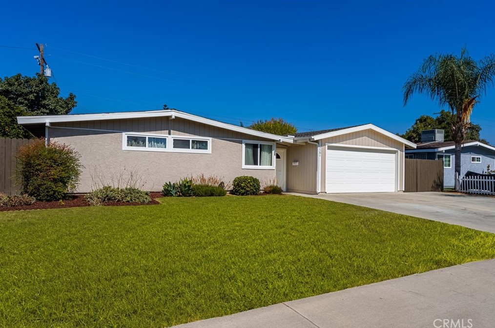 9581 Decker Ave, Anaheim, CA 92804-6324