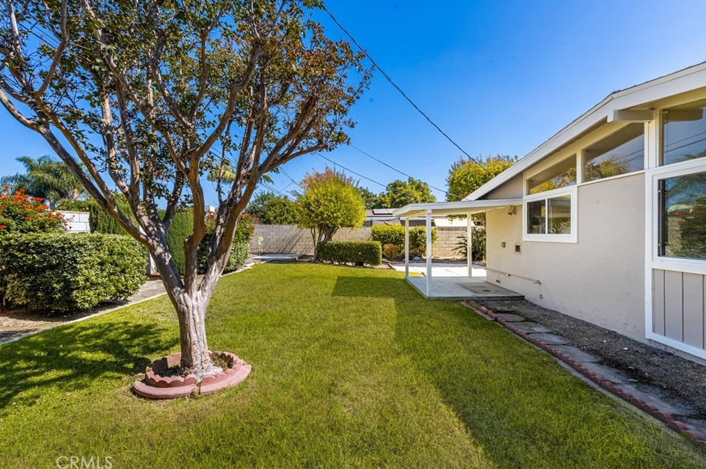 9581 Decker Ave, Anaheim CA  92804-6324 exterior