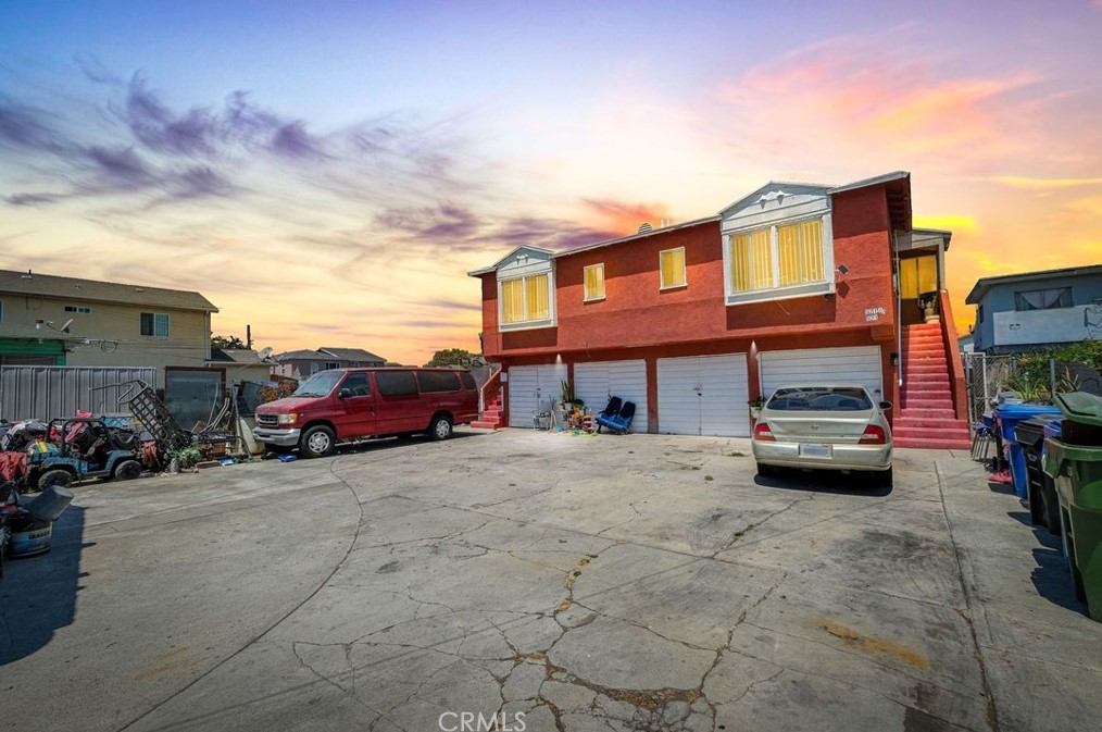 521 78th St, Los Angeles, CA 90044-6017