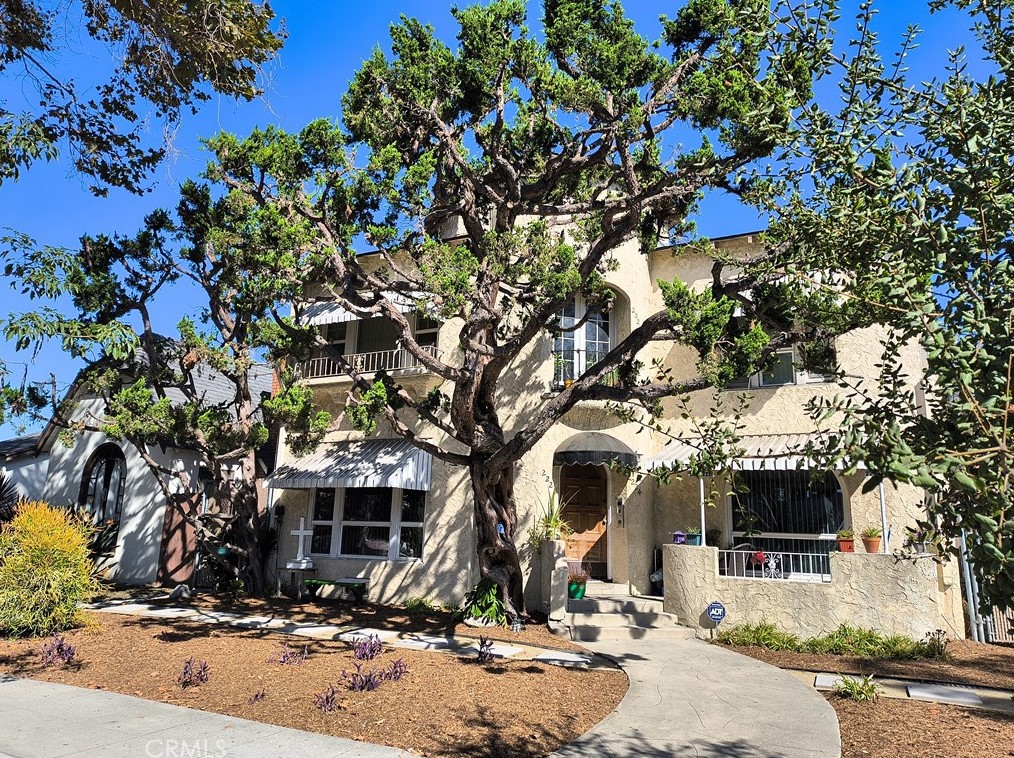 2224 Chestnut Ave, Long Beach, CA 90806-4210