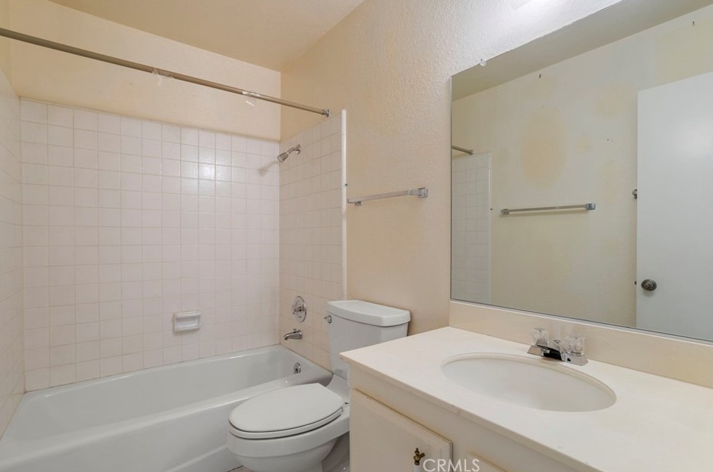 7408 Calle Durango, Anaheim CA  92808-1025 exterior