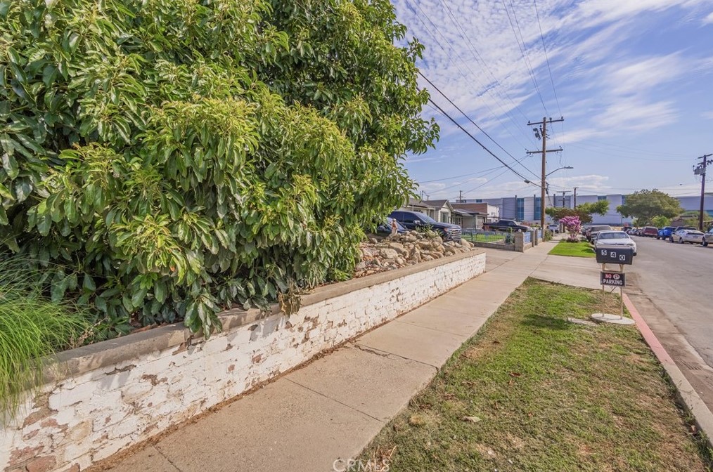 540 W 1st St, Rialto, CA 92376