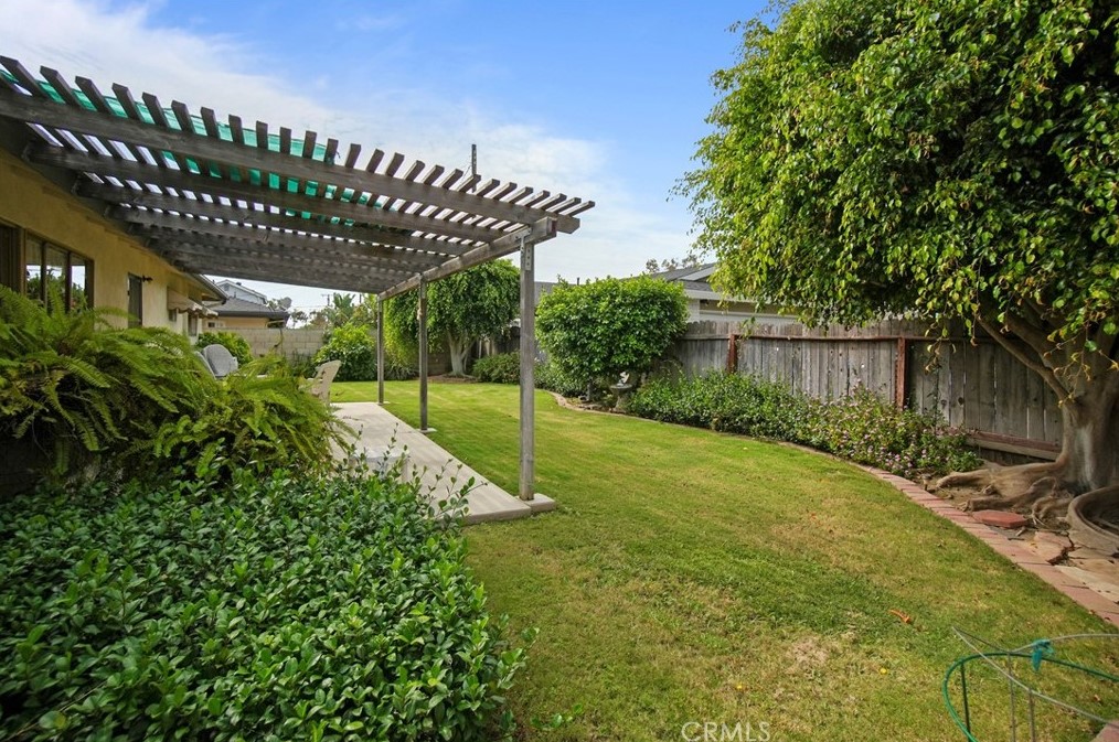 2218 Wright St, Santa Ana CA 92701-3240 exterior