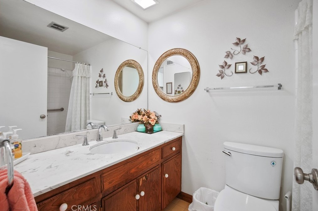 2218 Wright St, Santa Ana CA 92701-3240 exterior