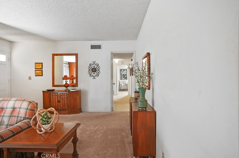 2218 Wright St, Santa Ana CA 92701-3240 exterior