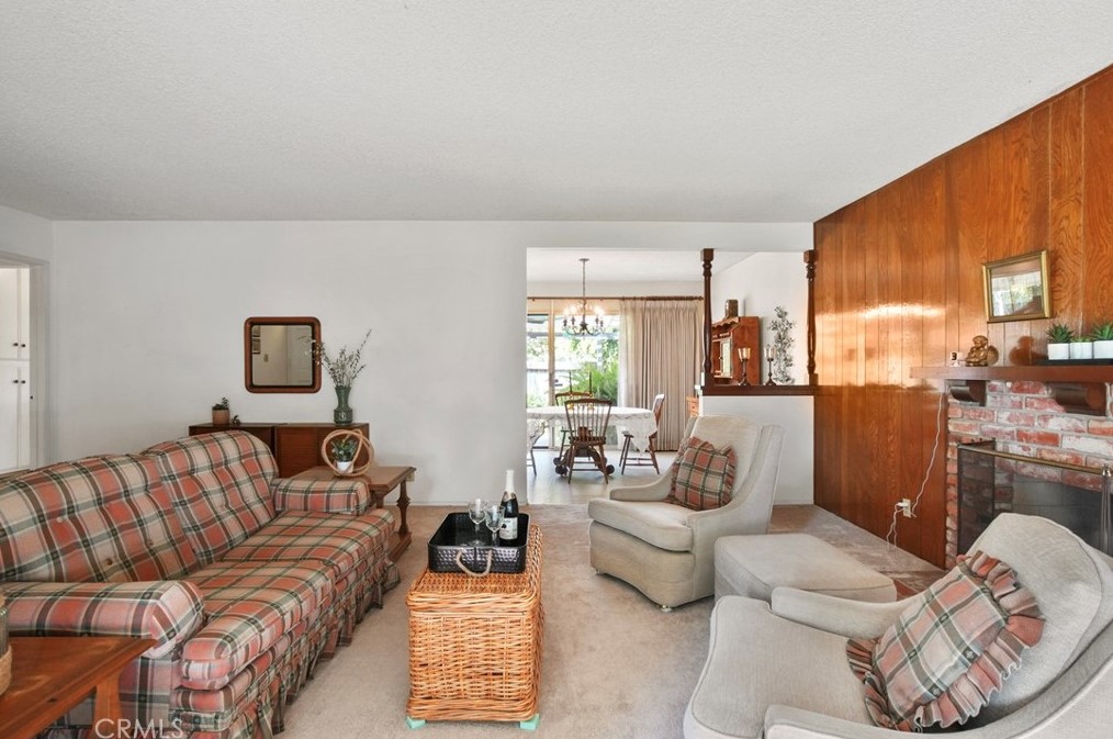 2218 Wright St, Santa Ana CA 92701-3240 exterior