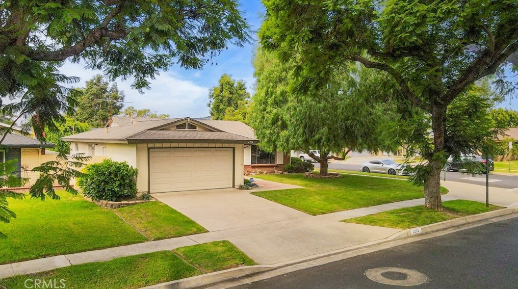 2218 Wright St, Santa Ana, CA 92705-5316