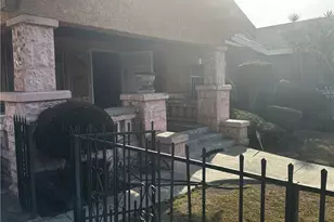 3612 S Gramercy Pl, Los Angeles, CA 90018 - Photo 2