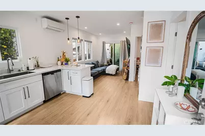 237 W 6th Street, Long Beach, CA 90802 - Photo 20