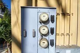 1240 S Muirfield Rd, Los Angeles, CA 90019 - Photo 6