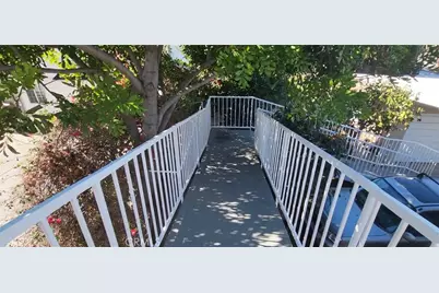 1121 5th Avenue, Los Angeles, CA 90019 - Photo 16