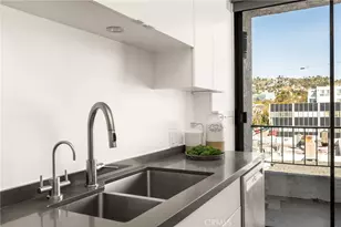 660 N Sweetzer Ave, West Hollywood, CA 90048 - Photo 32