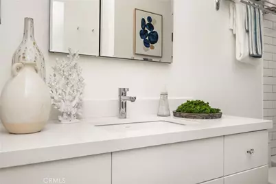 660 N Sweetzer Avenue #302, West Hollywood, CA 90048 - Photo 64