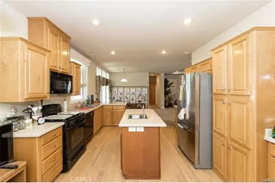 15 Pine Via, Anaheim, CA 92801 - Photo 12