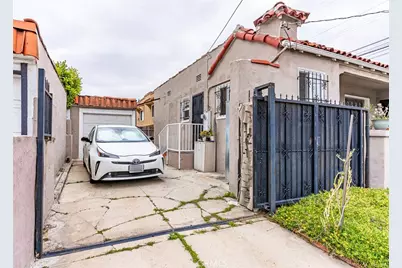 8462 S Denker Avenue, Los Angeles, CA 90047 - Photo 4