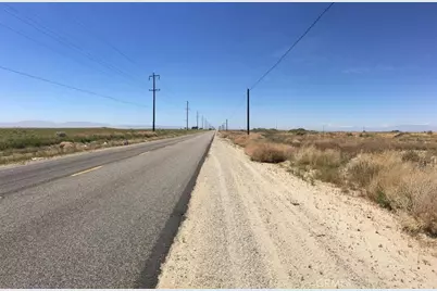 110 E Avenue J-8, Lancaster, CA 93535 - Photo 2