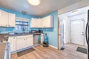 23120 Sycamore Ln, Crestline, CA 92325 - Photo 18