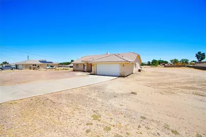 11949 Hawthorne Avenue, Hesperia, CA 92345 - Photo 2