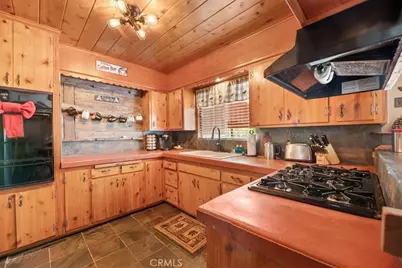 39989 Hillcrest Drive, Big Bear Lake, CA 92315 - Photo 8
