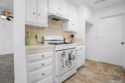 385 E Valley Street, Coalinga, CA 93210 - Photo 8