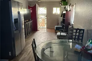 917 E 42nd St, Los Angeles, CA 90011 - Photo 16
