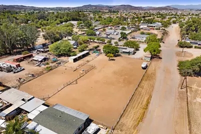 30750 Old Windmill Road, Menifee, CA 92584 - Photo 14