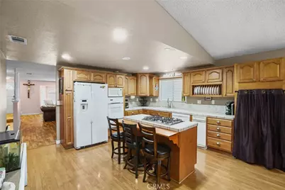 8870 Blanchard Avenue, Fontana, CA 92335 - Photo 10