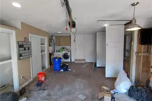 2542 N Pacific Ave, Santa Ana, CA 92706 - Photo 18