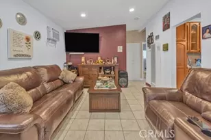 11609 208th St, Lakewood, CA 90715 - Photo 16