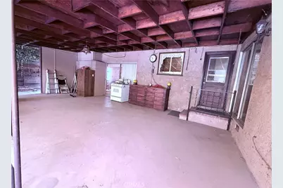 9929 Saticoy Street, Burbank, CA 91504 - Photo 12