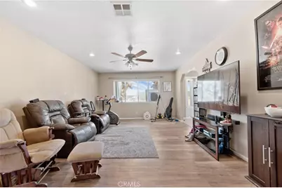 7357 Camarilla Avenue, Yucca Valley, CA 92284 - Photo 8