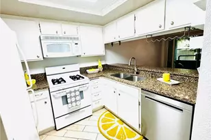 1237 E 6th St, Long Beach, CA 90802 - Photo 2