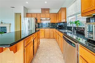 30160 Holmby Ct, Castaic, CA 91384 - Photo 10