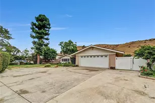 125 Lilac Ln, Brea, CA 92823 - Photo 2