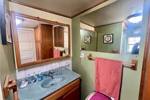 933 S La Verne Ave, East Los Angeles, CA 90022 - Photo 18