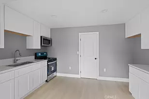 943 N Washington Pl, Long Beach, CA 90813 - Photo 6