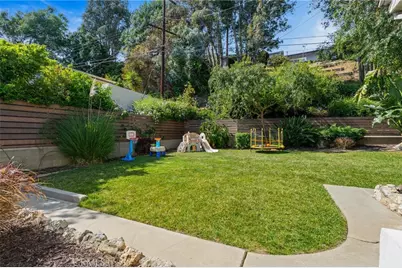 4501 Don Miguel Drive, Los Angeles, CA 90008 - Photo 22