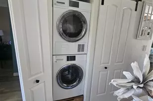 654 W Main St, Tustin, CA 92780 - Photo 8