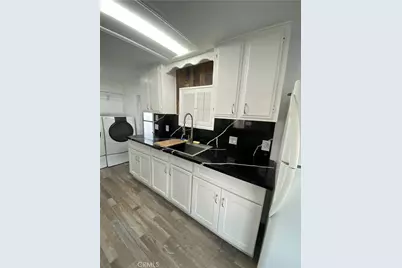 35 Orange Via, Anaheim, CA 92801 - Photo 10