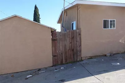 622 W 2nd Street, San Pedro, CA 90731 - Photo 12