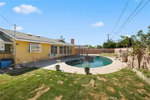 8921 Kennelly Ln, Anaheim, CA 92804 - Photo 16