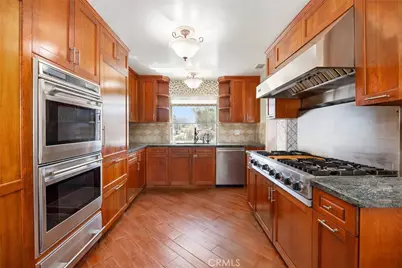 8921 Kennelly Lane, Anaheim, CA 92804 - Photo 8