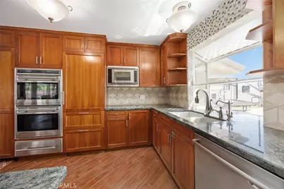 8921 Kennelly Lane, Anaheim, CA 92804 - Photo 6