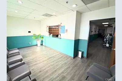 17607 Sherman Way #206, Van Nuys, CA 91406 - Photo 4